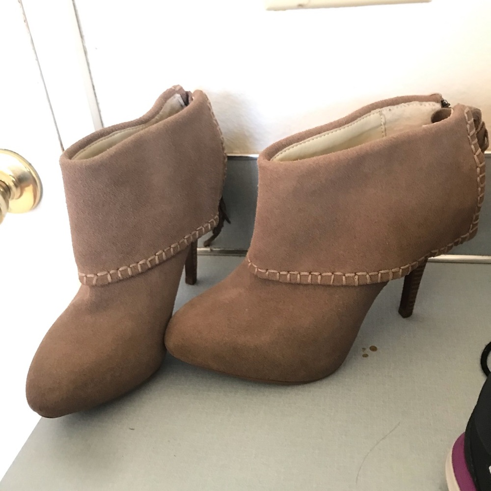 tan heels
